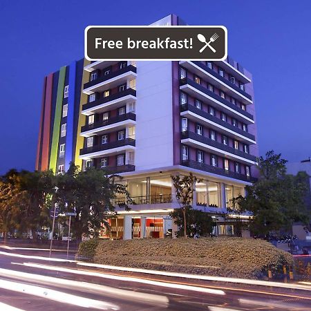 Amaris Hotel Embong Malang - Sorabaya Extérieur photo