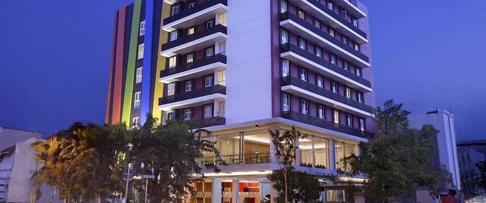 Amaris Hotel Embong Malang - Sorabaya Extérieur photo