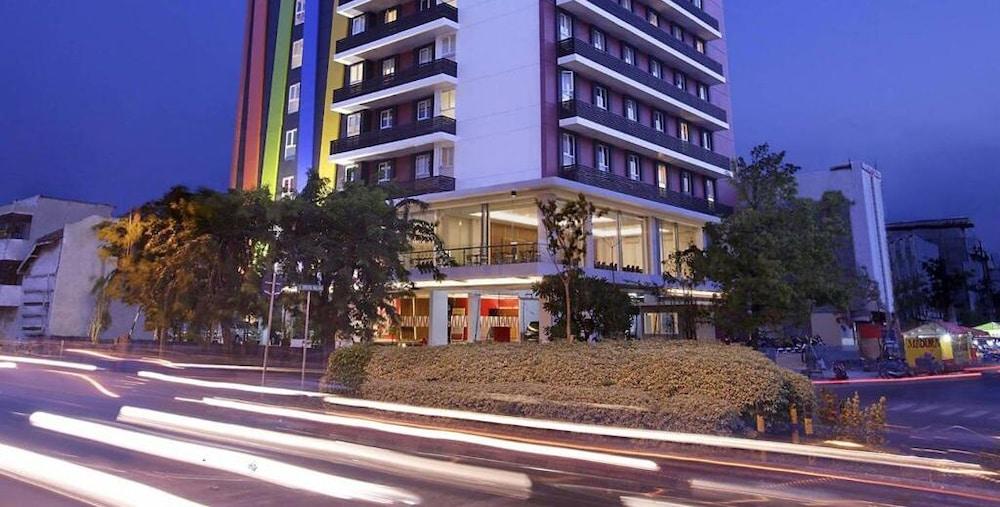 Amaris Hotel Embong Malang - Sorabaya Extérieur photo