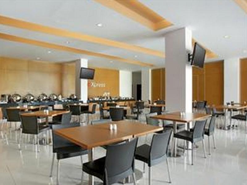 Amaris Hotel Embong Malang - Sorabaya Extérieur photo