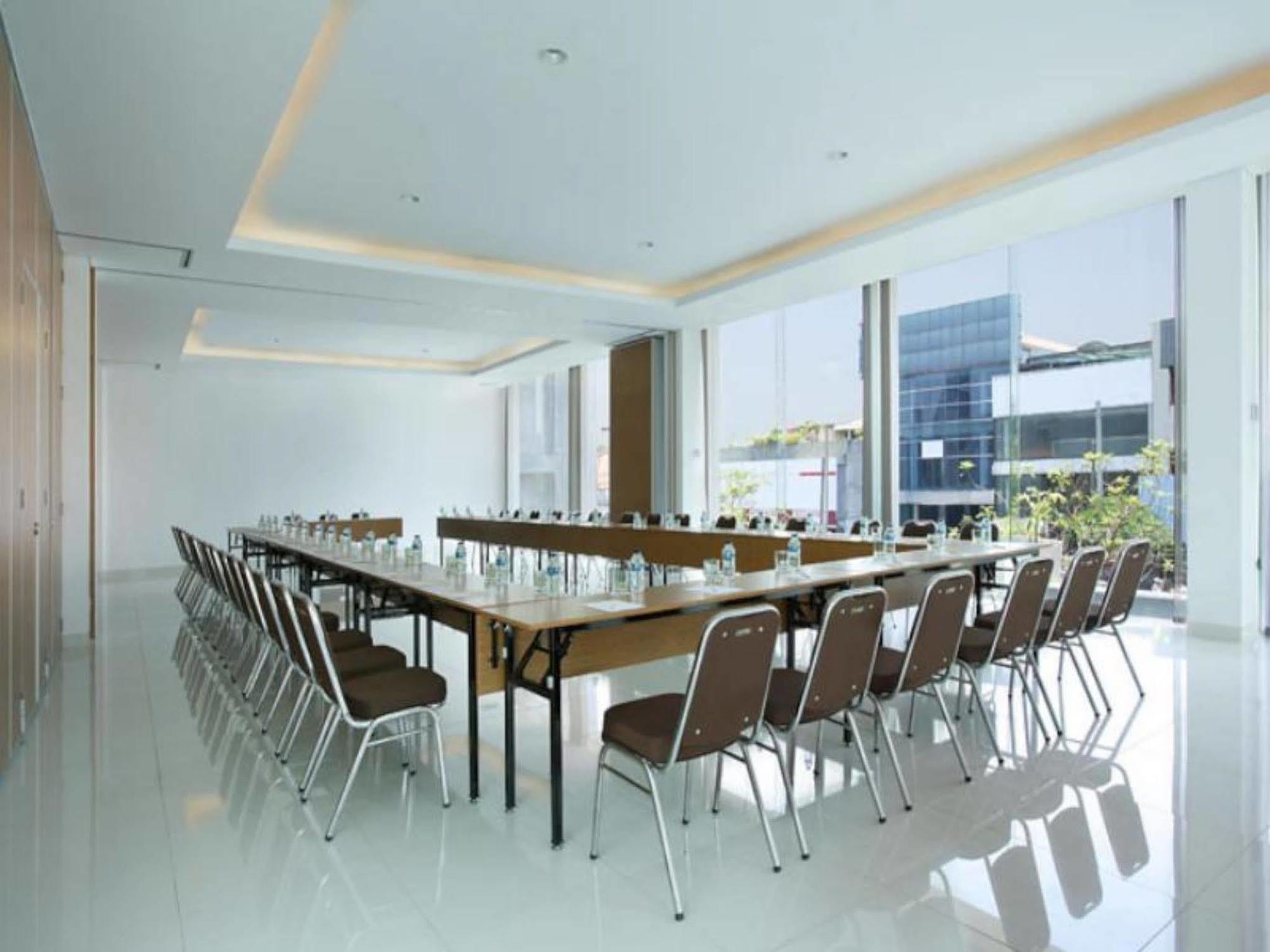 Amaris Hotel Embong Malang - Sorabaya Extérieur photo
